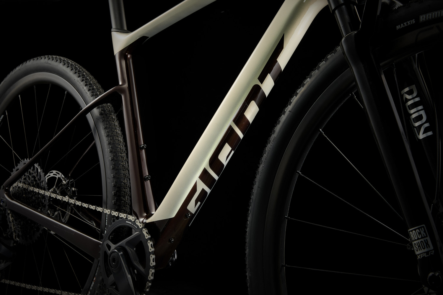 2024 Giant Revolt X Advanced Pro 1