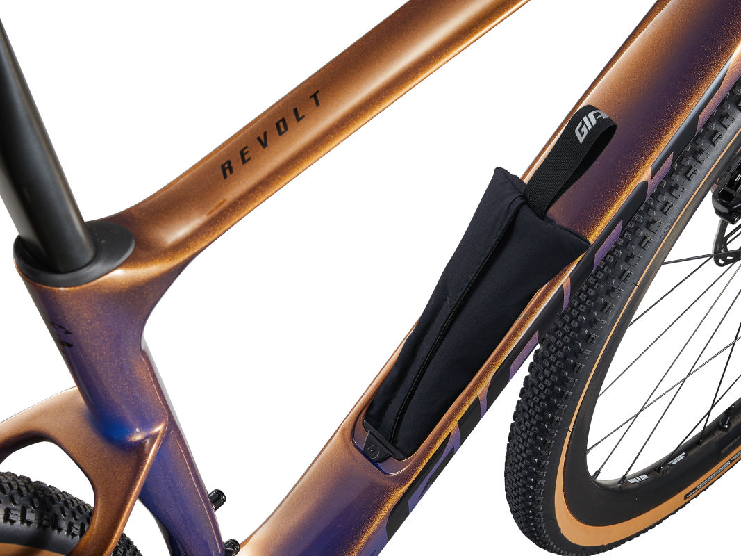2025 Giant Revolt Advanced Pro 1