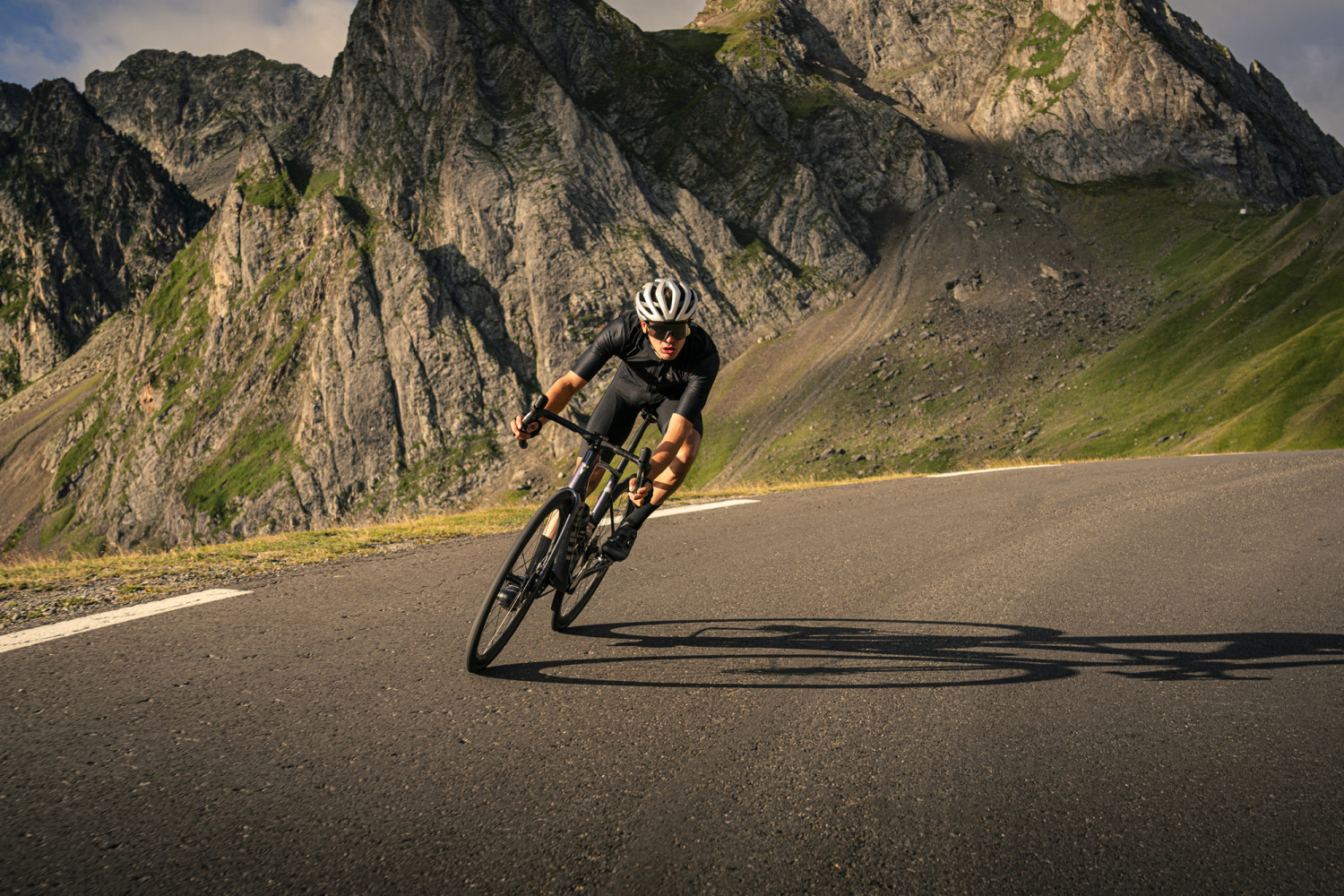 2024 Giant Defy Advanced SL 0