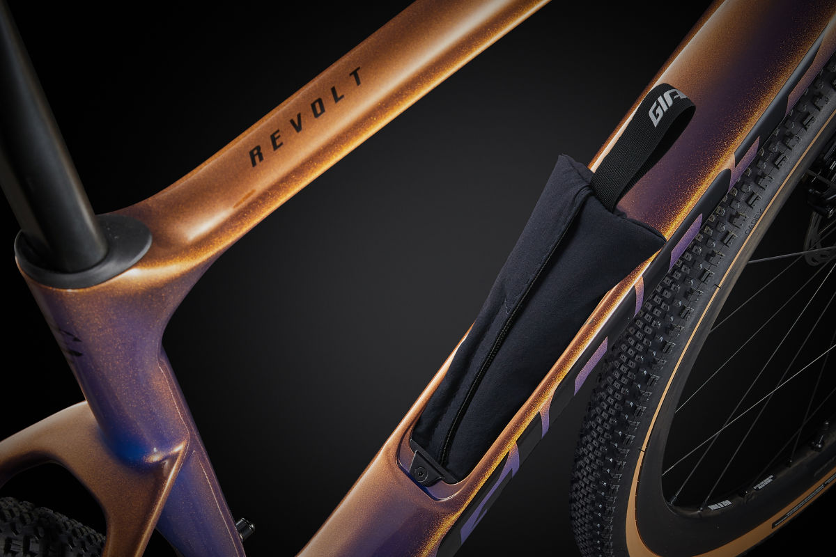 2025 Giant Revolt Advanced Pro 1