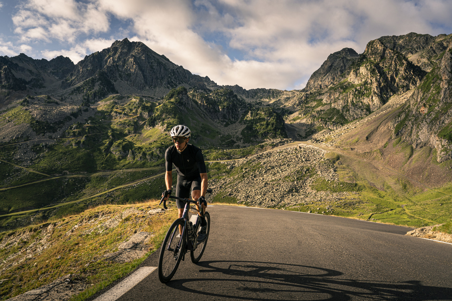 2024 Giant Defy Advanced SL 0